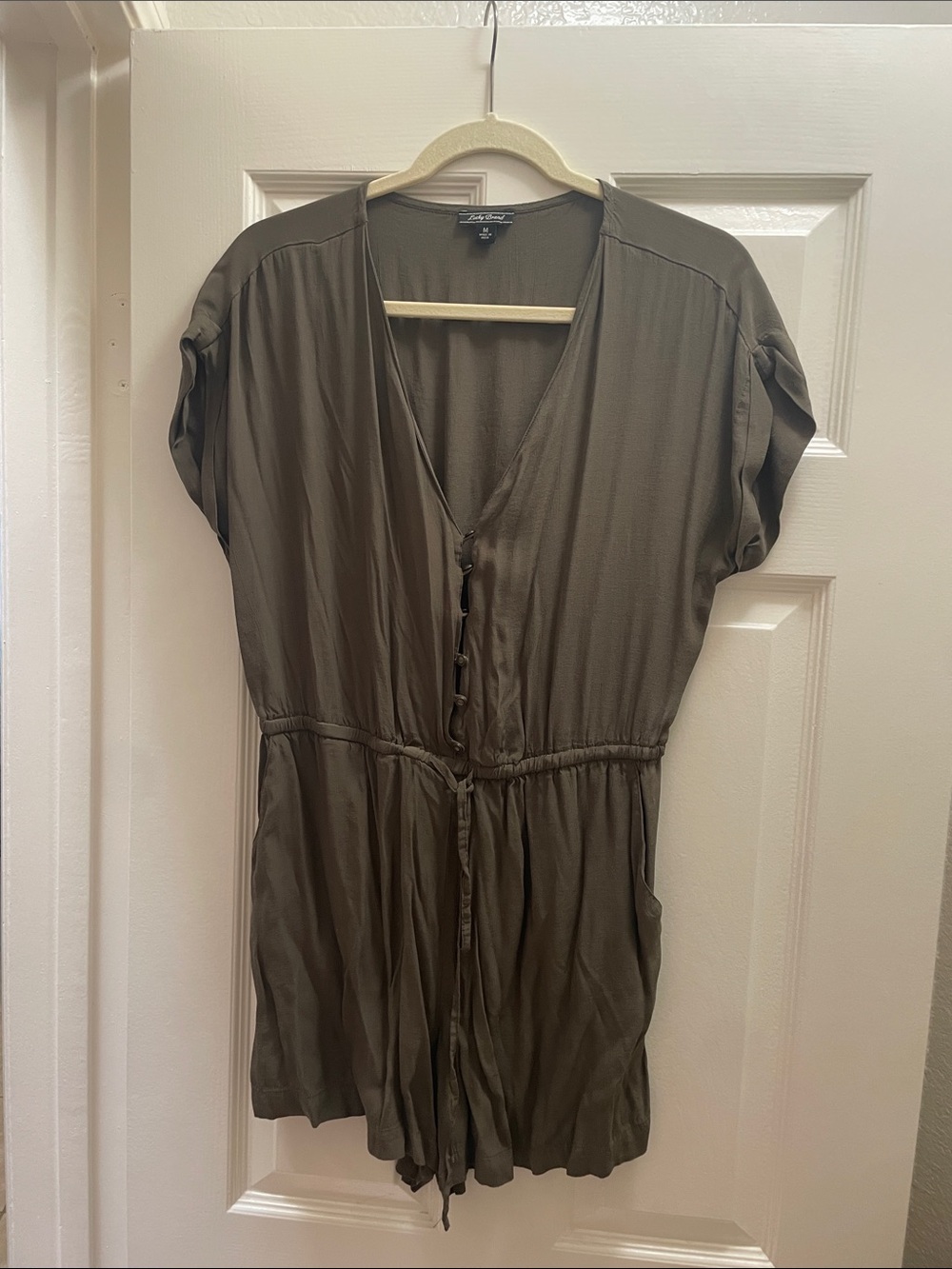Lucky Brand Olive Green V-Neck Tie-Waist Short Sleeve romper